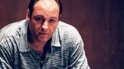 Nobody Knows Anything (S01E11) - Following the arrest of two of his men, Tony suspects a traitor. Efforts to discover who, however, are stymied.