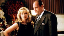 The Happy Wanderer (S02E06) - Tony's old school friend digs himself into trouble with his gambling, while Tony's family problems only continue to grow.