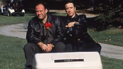 Second Opinion (S03E07) - Junior continues his cancer treatments, but the prognosis is iffy. Chris, meanwhile, finds himself under suspicion from Paulie.