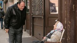 Johnny Cakes (S06E08) - Vito considers starting a new life in New Hampshire, while Anthony Jr. looking for a purpose and finds it when he continues his pursuit of...