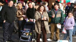 The Ride (S06E09) - Paulie finds public opinion turned against him after an amusement ride accident, while Chris tries to start a new life as a husband and...